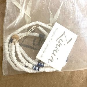 Zinnia Conch White Necklace Set